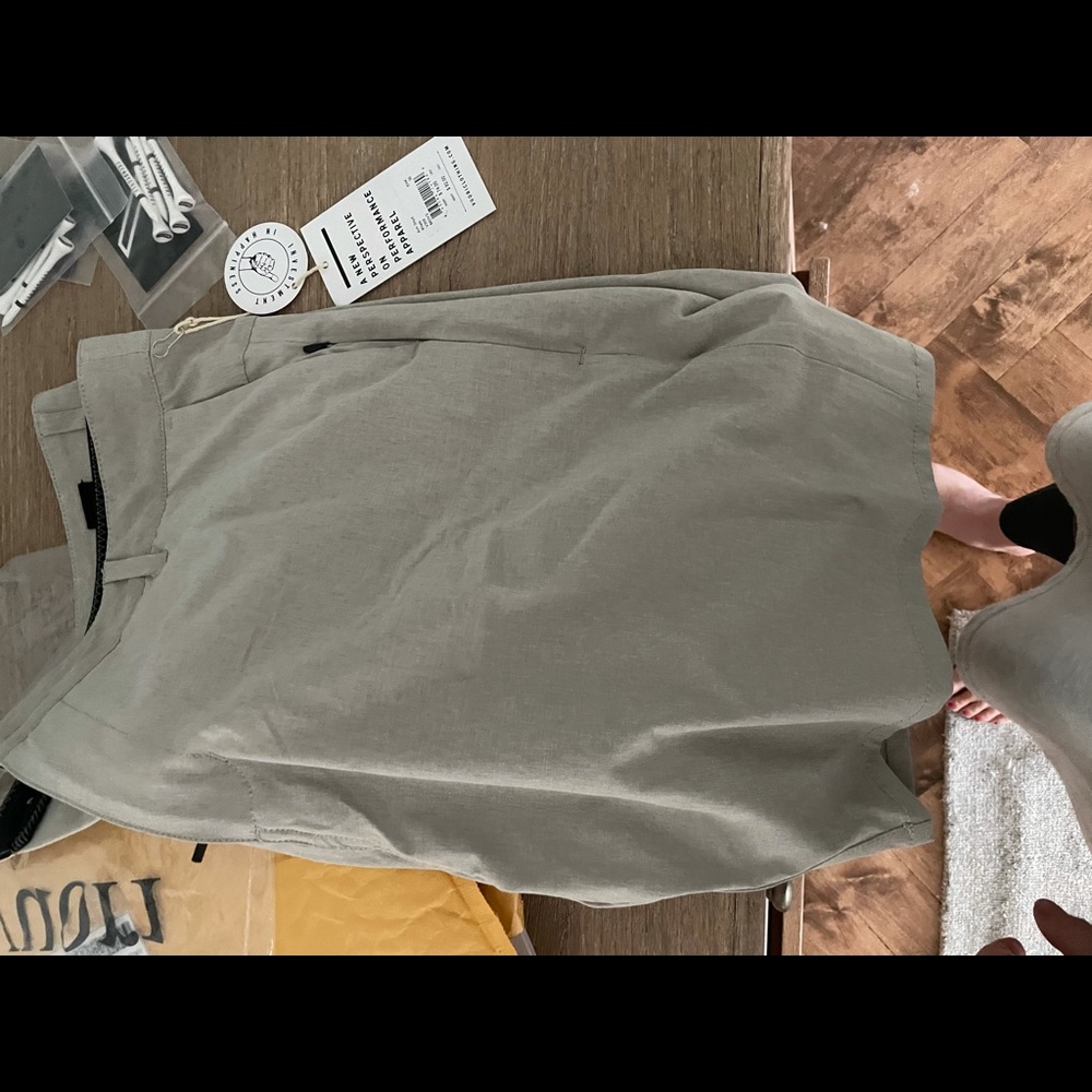 Vuori Aim Shorts size 36 NWT